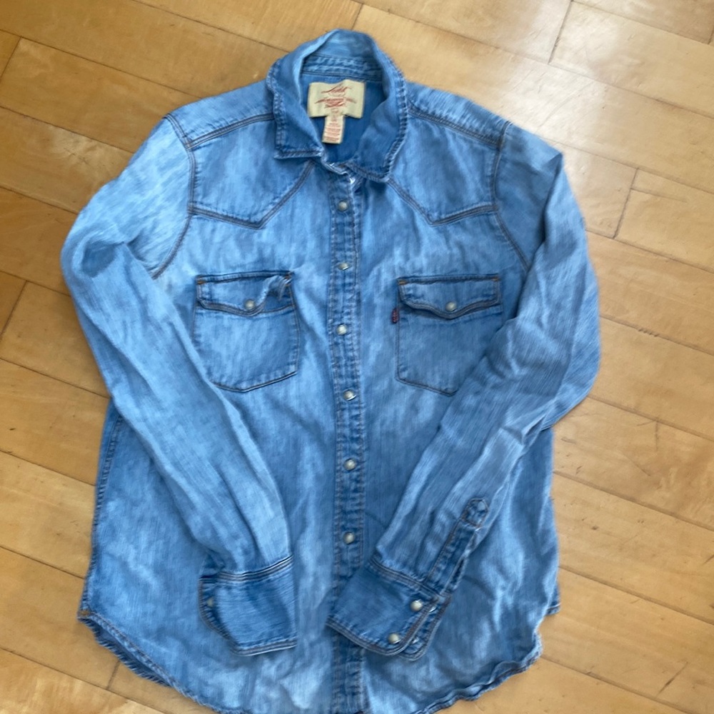 Levi’s faded, denim, shirt. Small